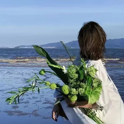 2025小众不易撞的女生QQ头像图片
