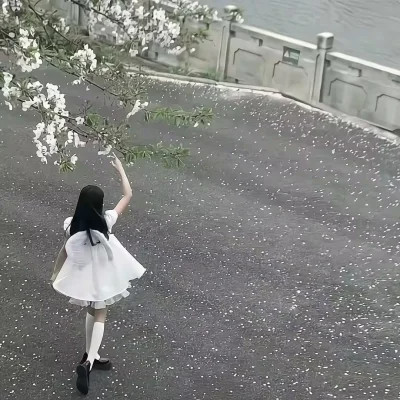 2025小众不易撞的女生QQ头像图片