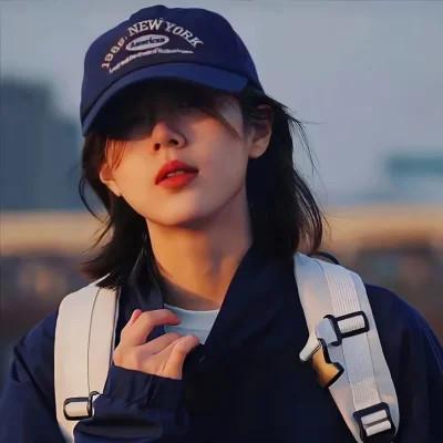 2025小众不易撞的女生QQ头像图片