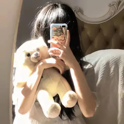 精选2025新款女生头像图片