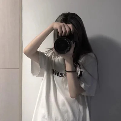 精选2025新款女生头像图片