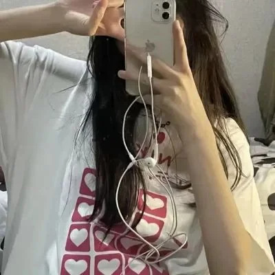 精选2025新款女生头像图片
