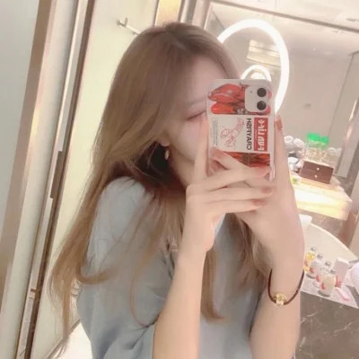 精选2025新款女生头像图片