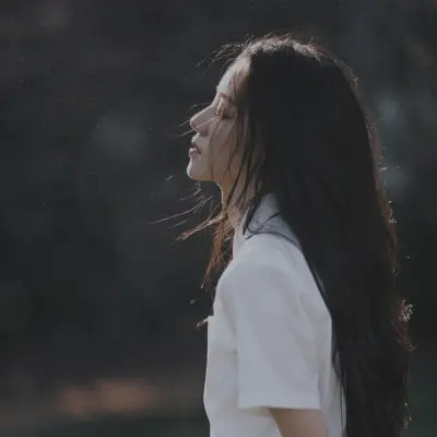 精选2025新款女生头像图片
