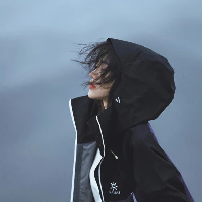 精选2025新款女生头像图片