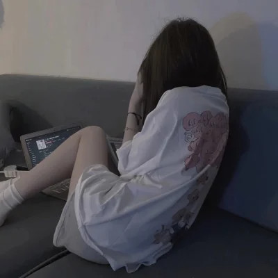 精选2025新款女生头像图片