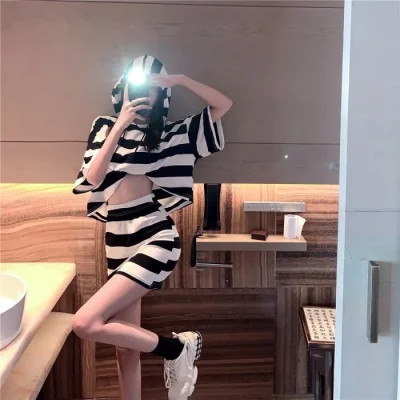 精选2025新款女生头像图片