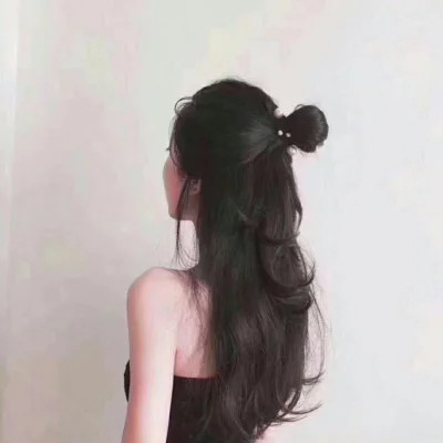 精选2025新款女生头像图片