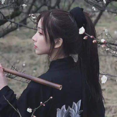 精选2025新款女生头像图片