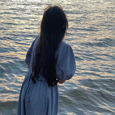精选2025新款女生头像图片