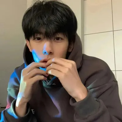 2025年最新真人男生头像高清大图