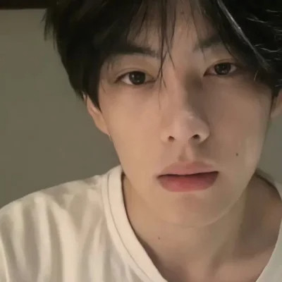 2025年最新真人男生头像高清大图