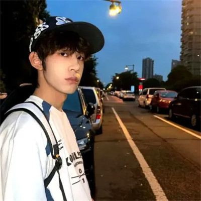 真人男生高清头像图片