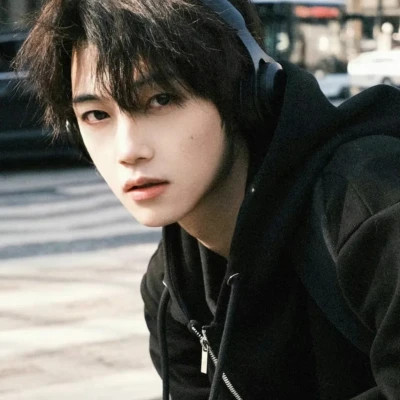真人男生高清头像图片