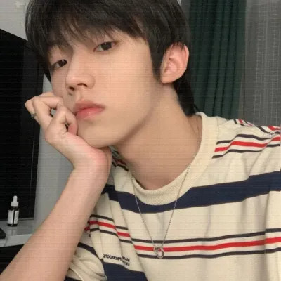 高清无水印真人男生头像图片