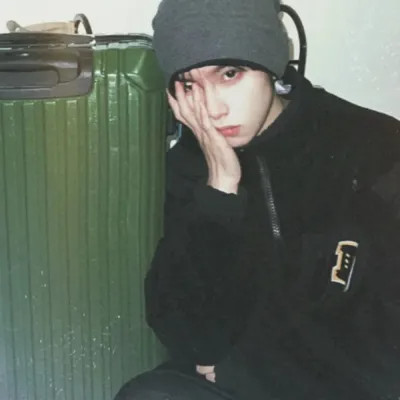 高清无水印真人男生头像图片