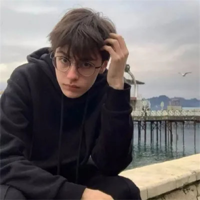 高颜值真人男生头像图片
