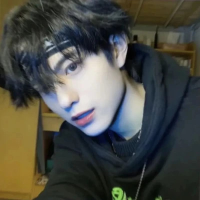 高颜值真人男生头像图片