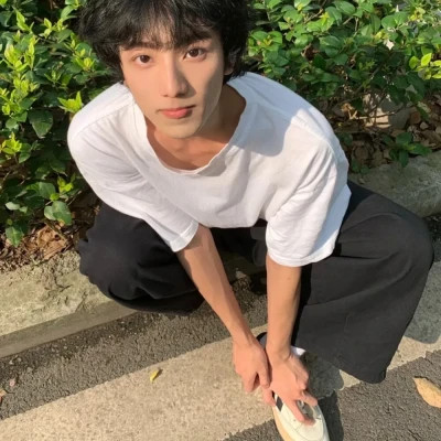 高颜值真人男生头像图片