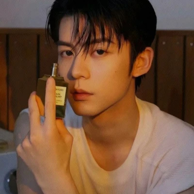 高颜值真人男生头像图片