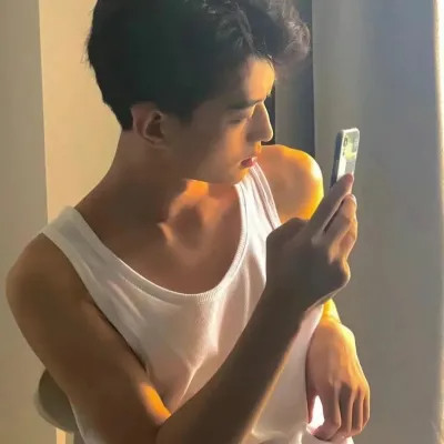 高颜值真人男生头像图片
