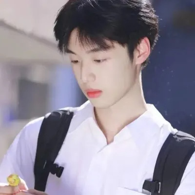 高颜值真人男生头像图片