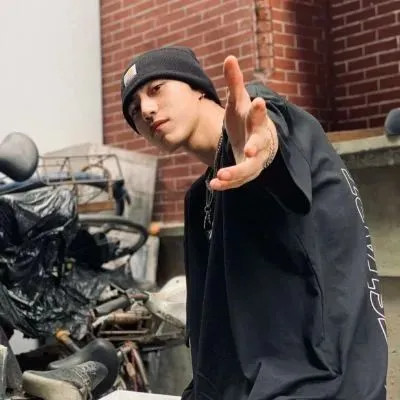 高颜值真人男生头像图片
