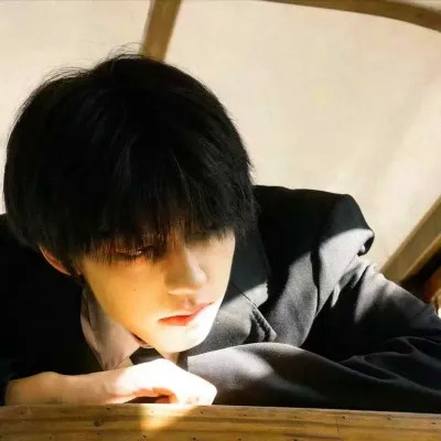 超级好看的真人男生头像图片