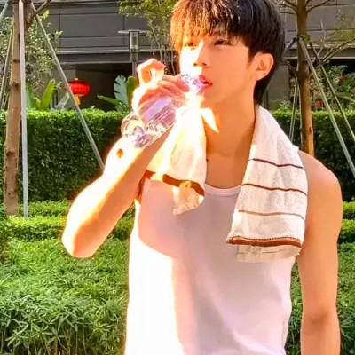 超级好看的真人男生头像图片