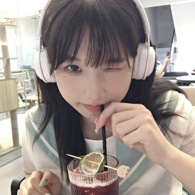 真人微信女生头像图片