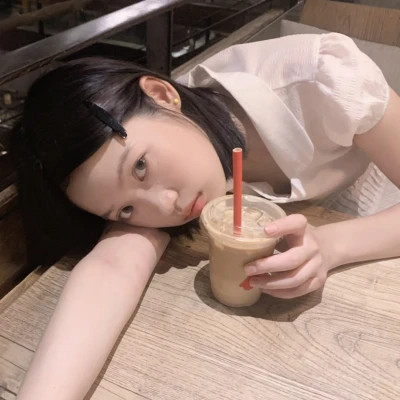真人微信女生头像图片