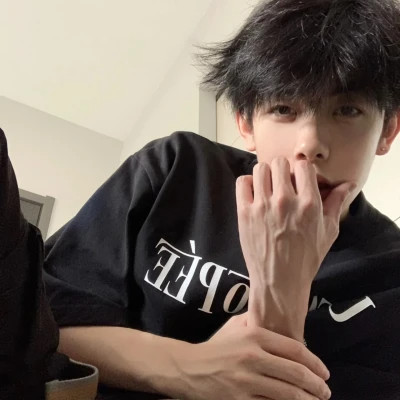 微信男生头像图片2025年流行款