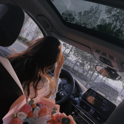 美女看不到脸头像图片