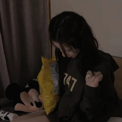 美女看不到脸头像图片