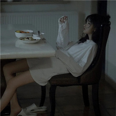精选好看又EMO的头像