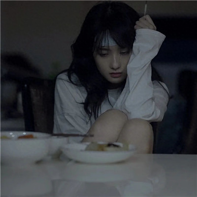 精选好看又EMO的头像