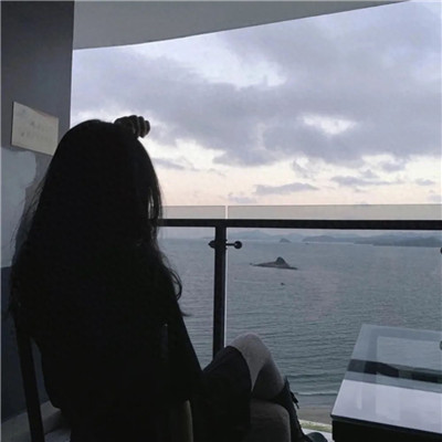 精选好看又EMO的头像