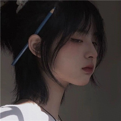 精选好看又EMO的头像