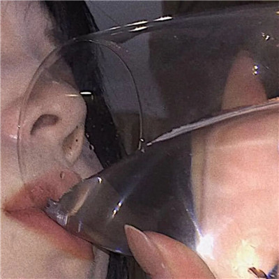 精选好看又EMO的头像