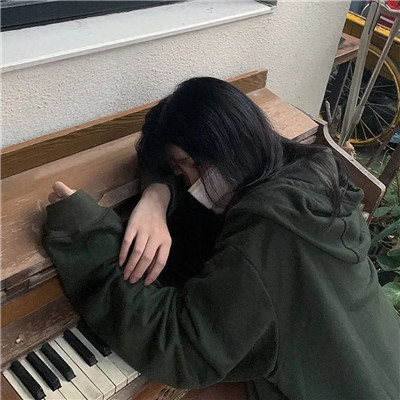 精选好看又EMO的头像