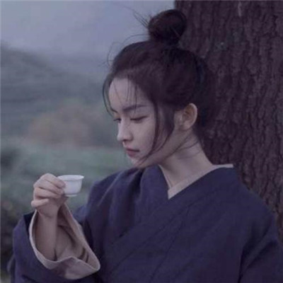 好看又EMO的头像
