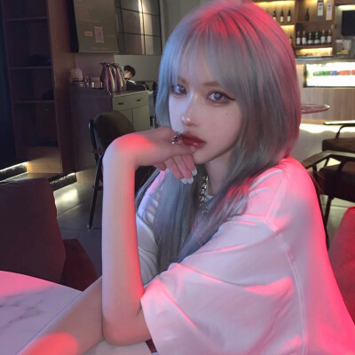 emo女生头像图片