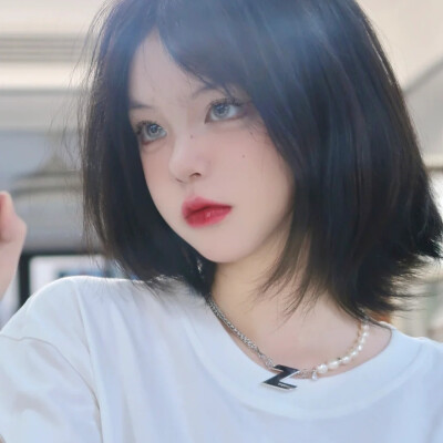 emo女生头像图片