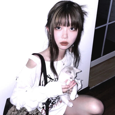 emo女生头像图片