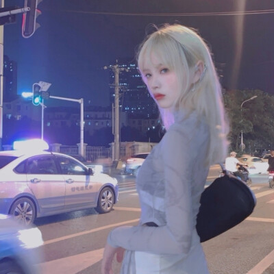 emo女生头像图片