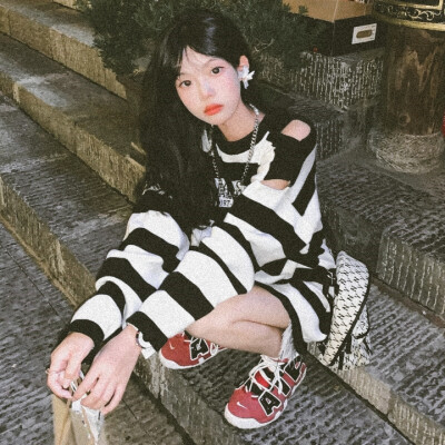 emo女生头像图片