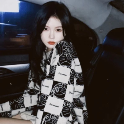 emo女生头像图片