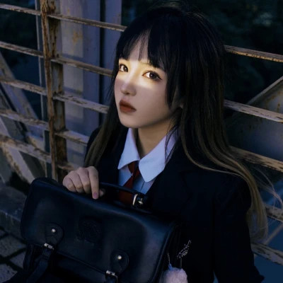 emo女生头像图片