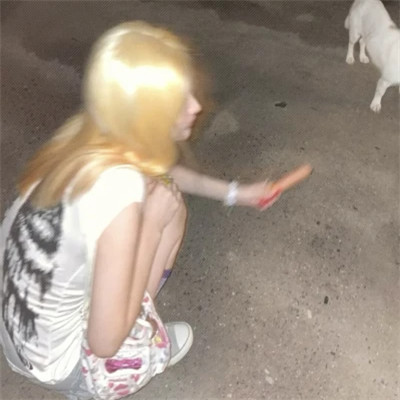 emo女生头像图片