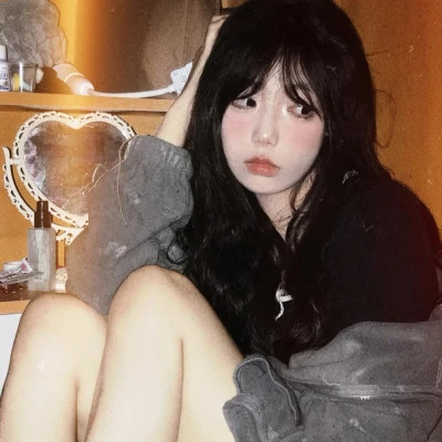 emo女生头像图片